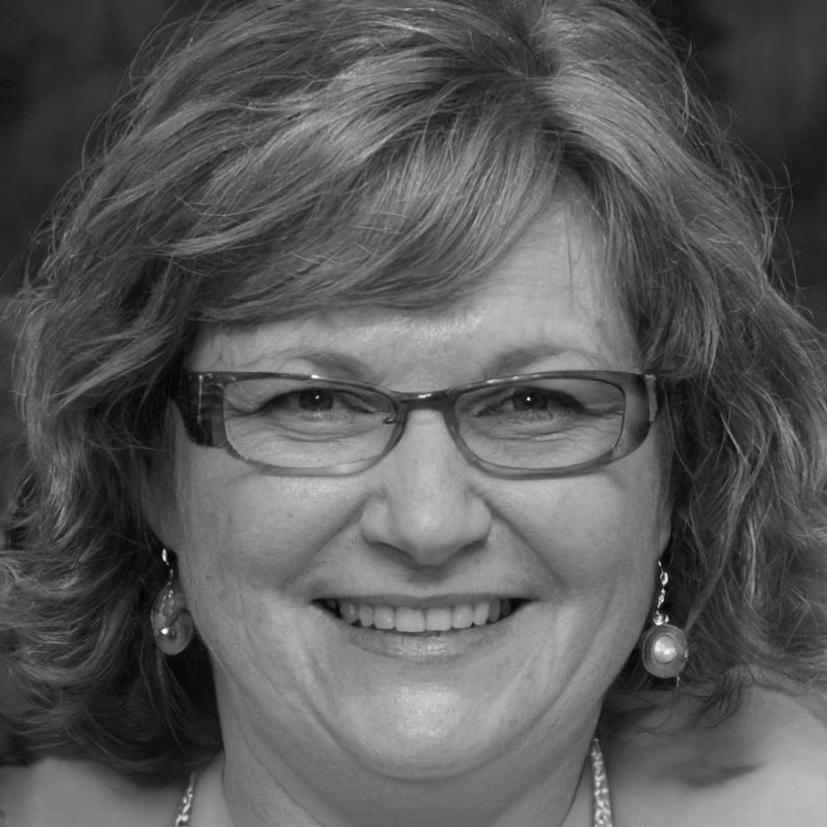 Verónica Saldivar - Instructora de Automatización